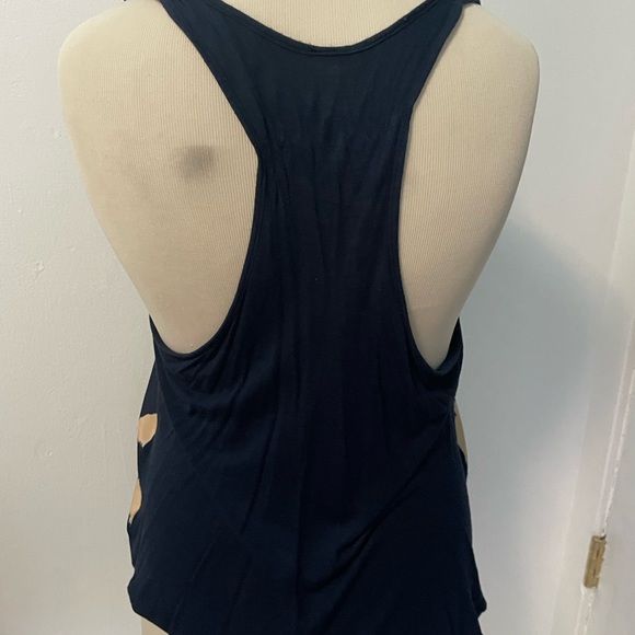 Cute tank top - Picture 2 of 4